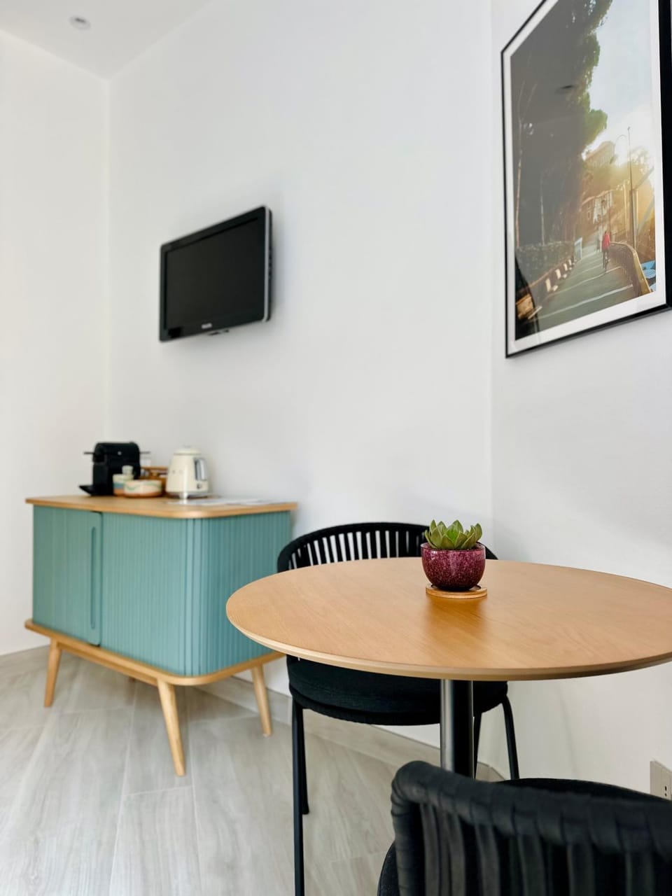 TV and multimedia, Seating area