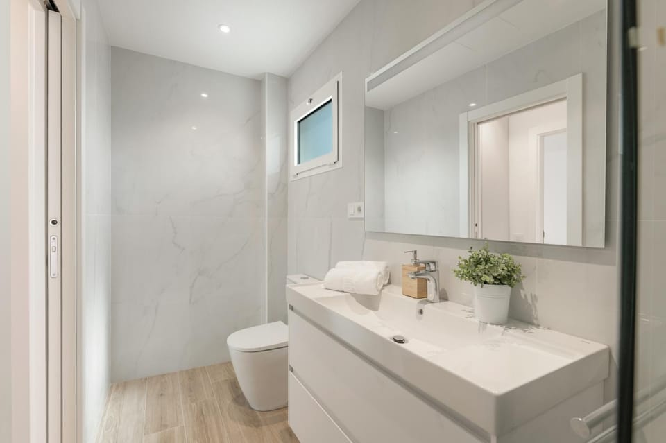 Bathroom, Living room