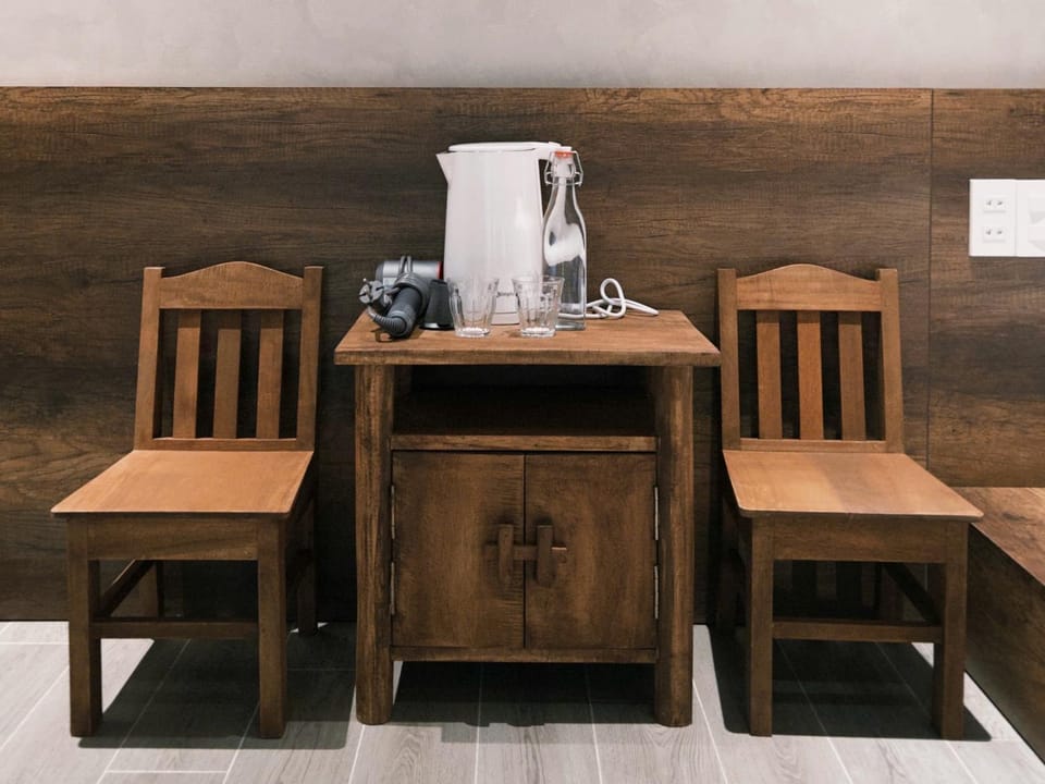 Coffee/tea facilities, Dining area