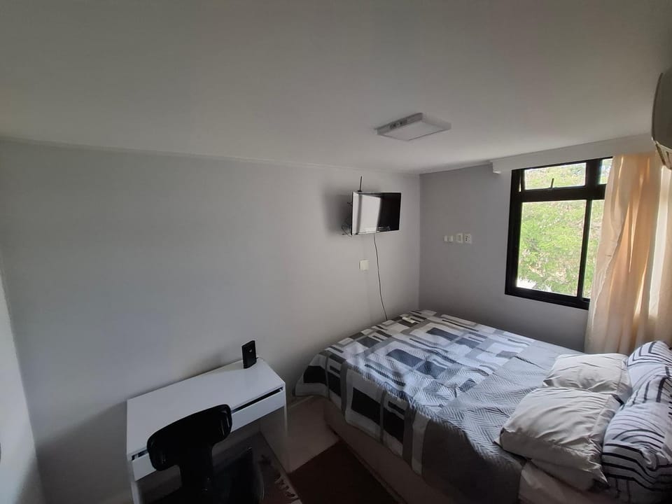 Bed, TV and multimedia, Photo of the whole room, Bedroom, internet