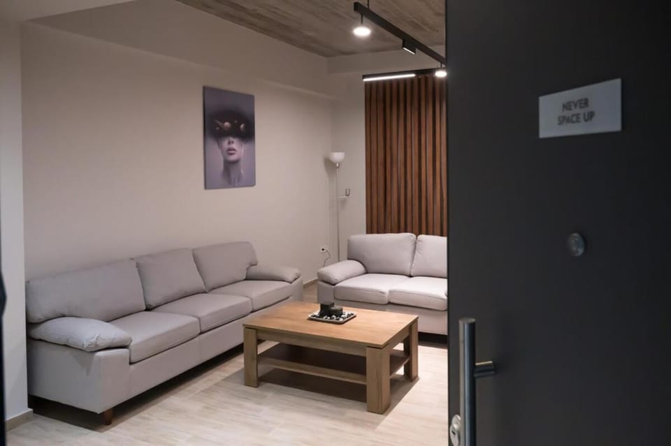 Never Space Up Apartment Apartment in Pireas