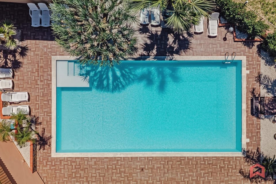 Bird's eye view, Swimming pool, sunbed