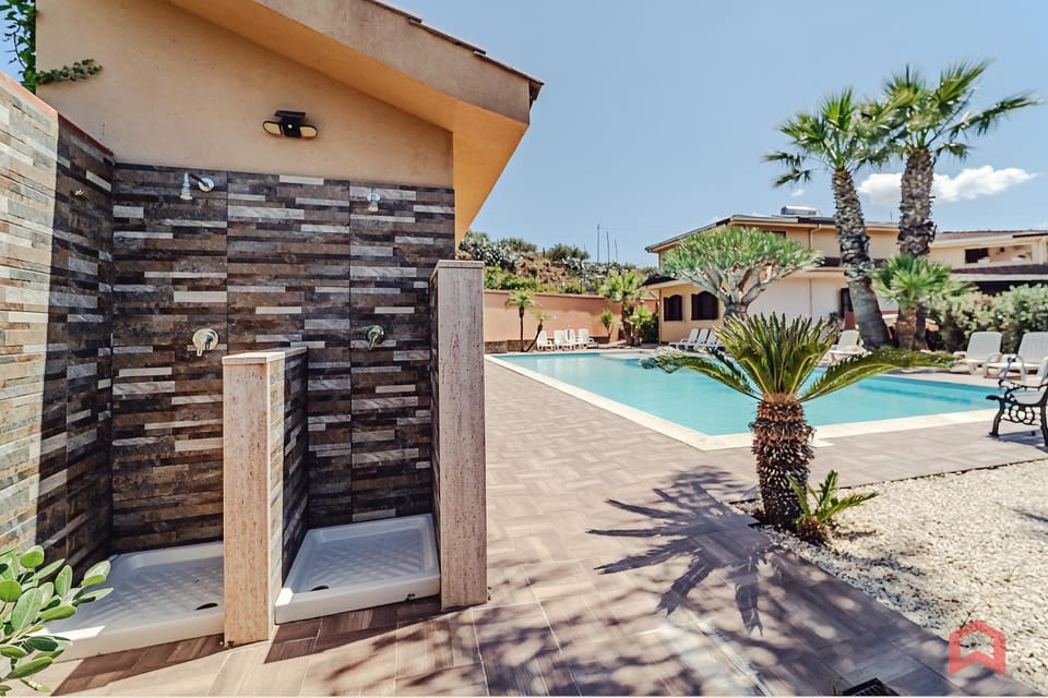 Pool view, Swimming pool, sunbed