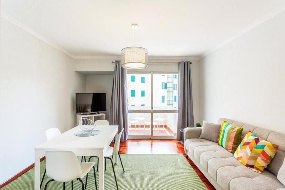 Communal lounge/ TV room, TV and multimedia, Living room, Seating area