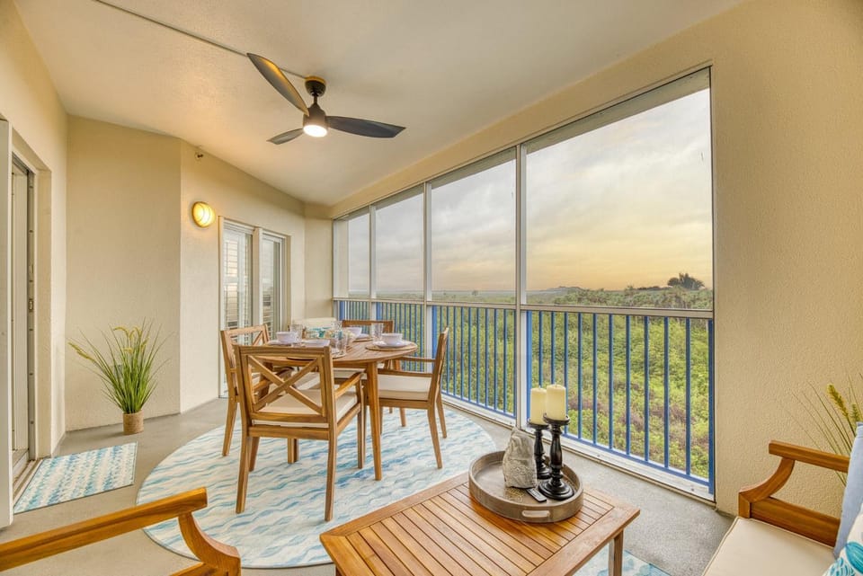 Modern Coastal Retreat at Oceanwalk Walk to Beach and Resort Amenities OW4-402 Apartment in Edgewater
