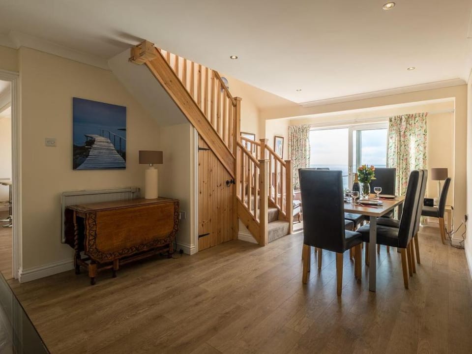 Coastal retreat with stunning sea views House in Ventnor