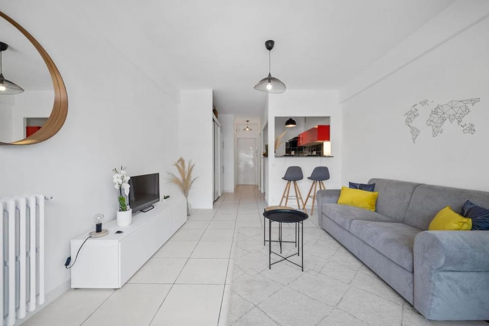 LE SERENITY - Proche Gare - Hyper Centre Terrasse House in Menton