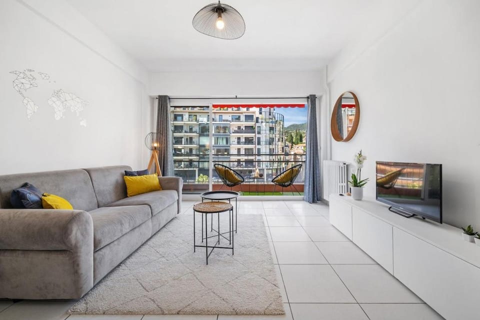 LE SERENITY - Proche Gare - Hyper Centre Terrasse House in Menton