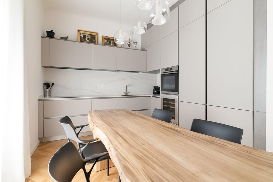 Kitchen or kitchenette, oven, stove