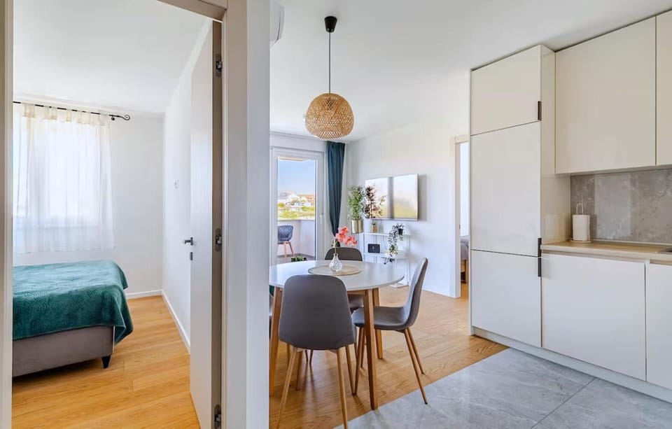 Kitchen or kitchenette, Living room, Photo of the whole room, Dining area, Bedroom