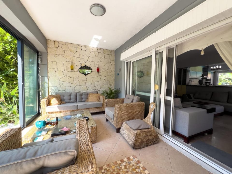 Seating area, Garden view