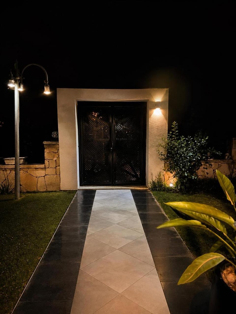 Facade/entrance