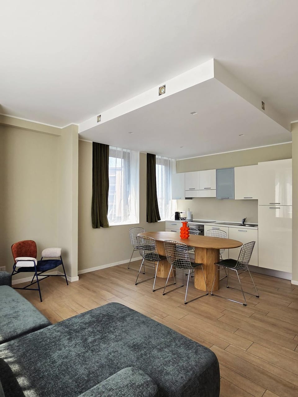 Kitchen or kitchenette, Seating area