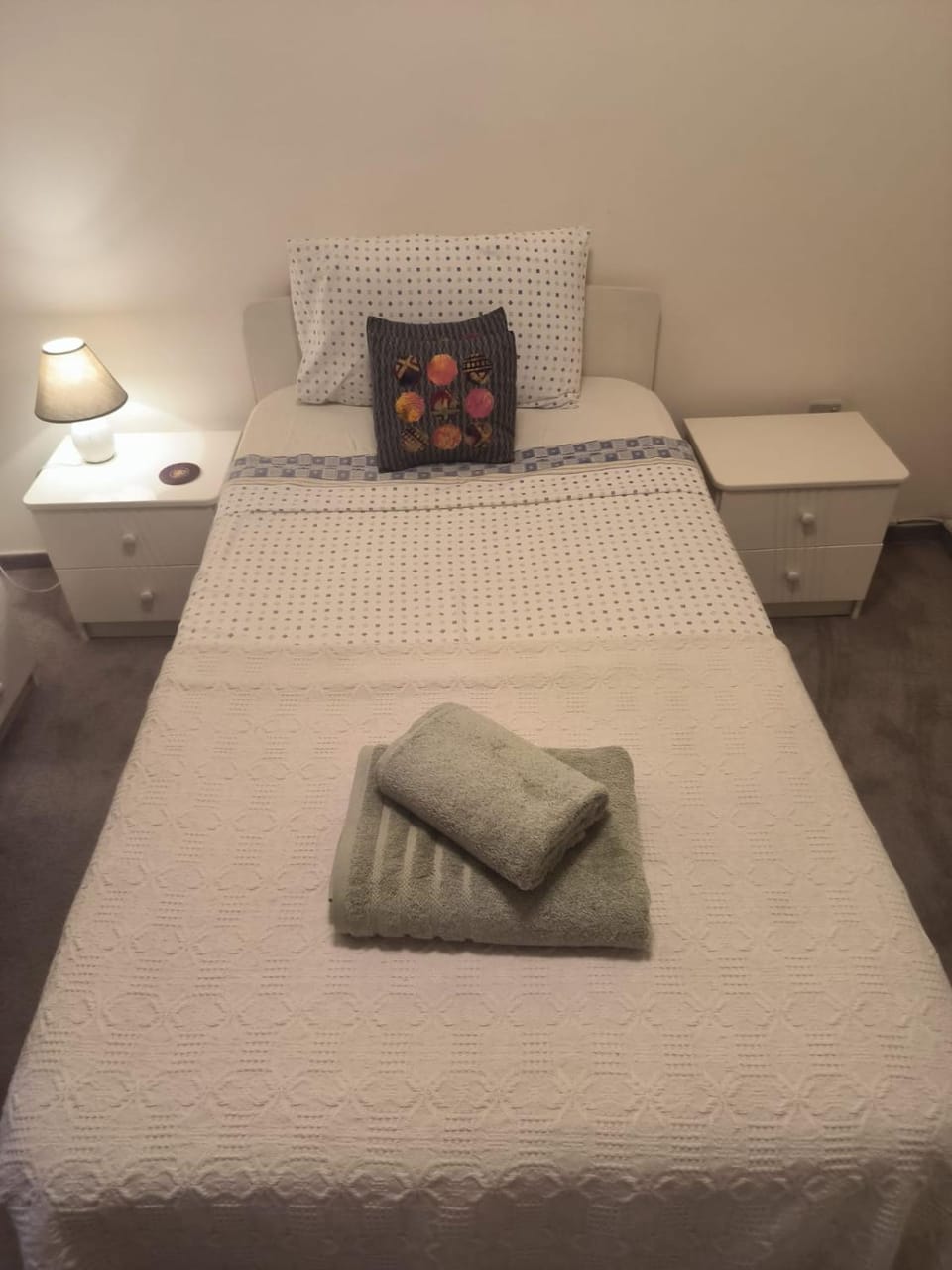 3 Bedroom Apartment Old Town Larnaca 5 minute walk to Finnikoudes Beach Apartment in Larnaca