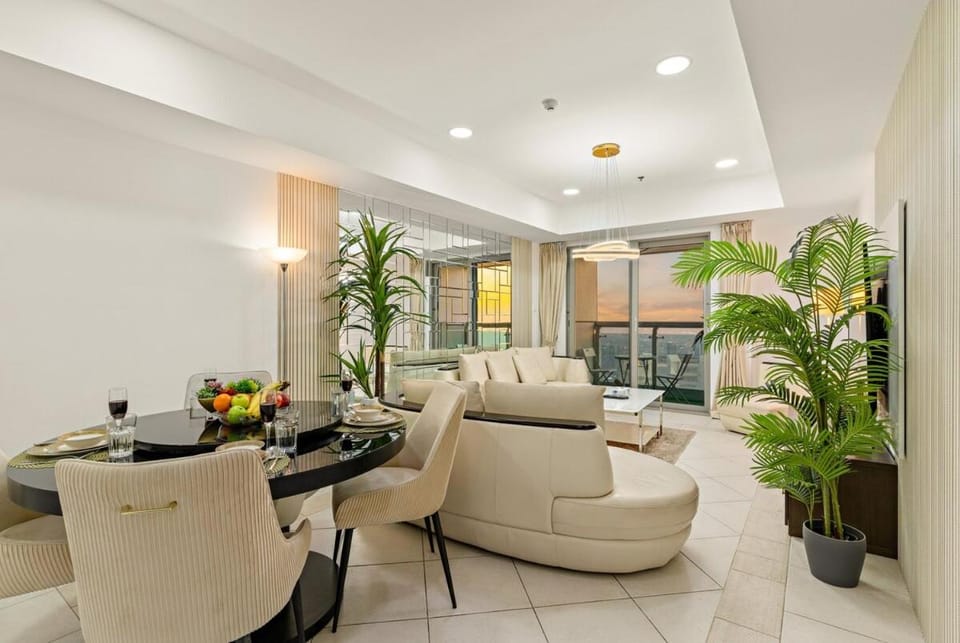 Luxury 2BR with City Skyline Views Steps to JBR Beach & Marina Mall Apartment in Dubai
