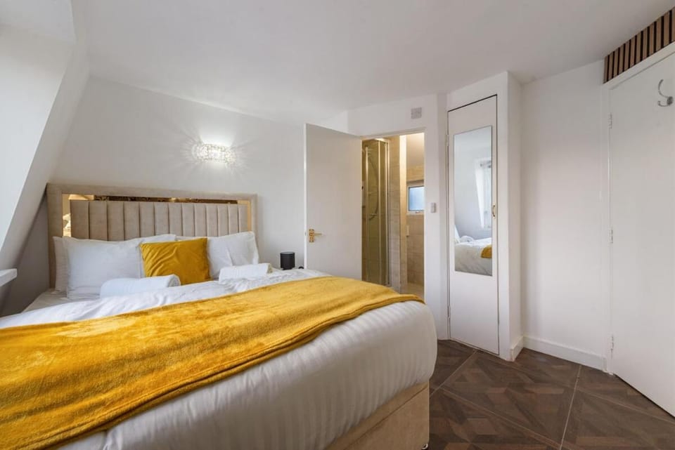 Bed, Bedroom, internet
