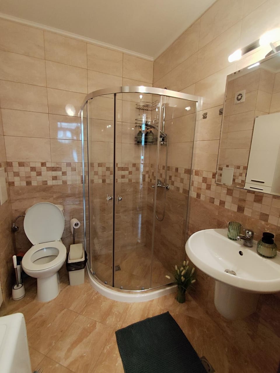 Shower, Toilet, Bathroom, towels