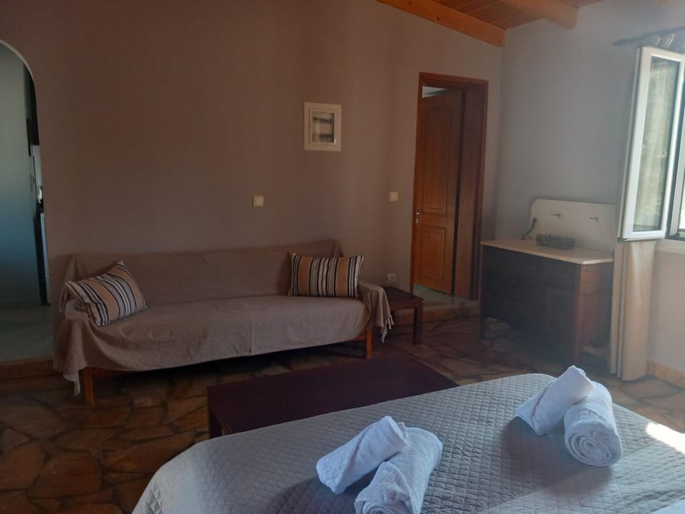 Epicurus beach cottage House in Messenia