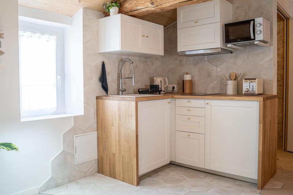Loft & Spa Scandinave Romantique, King Size, TV 65 Apartment in Narbonne