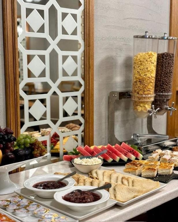 Food and drinks, Buffet breakfast
