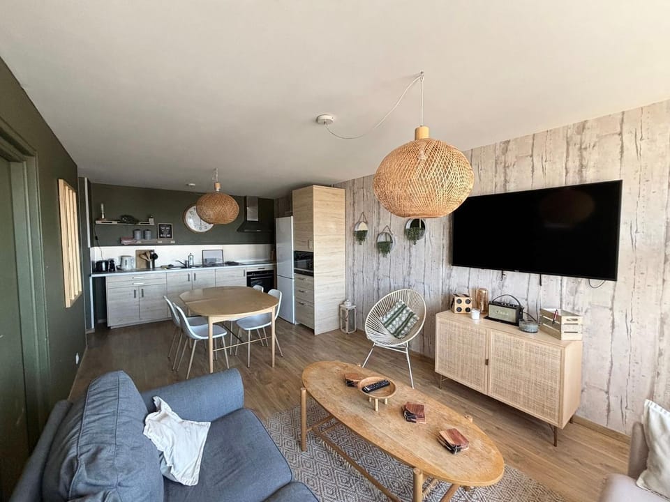 TV and multimedia, Living room, Seating area