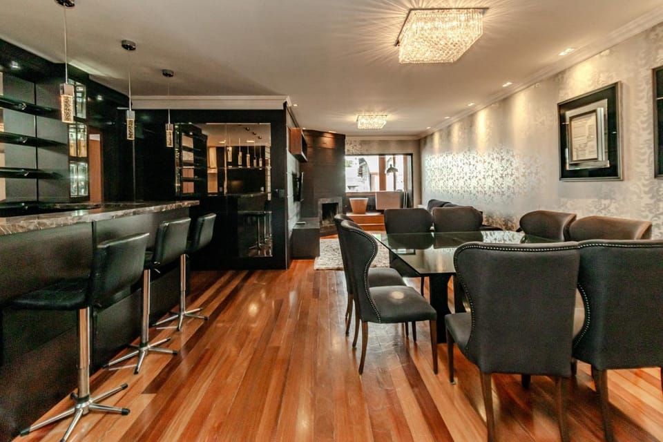 A 150m da Rua Coberta com Lareira e Churrasqueira Apartment in Gramado
