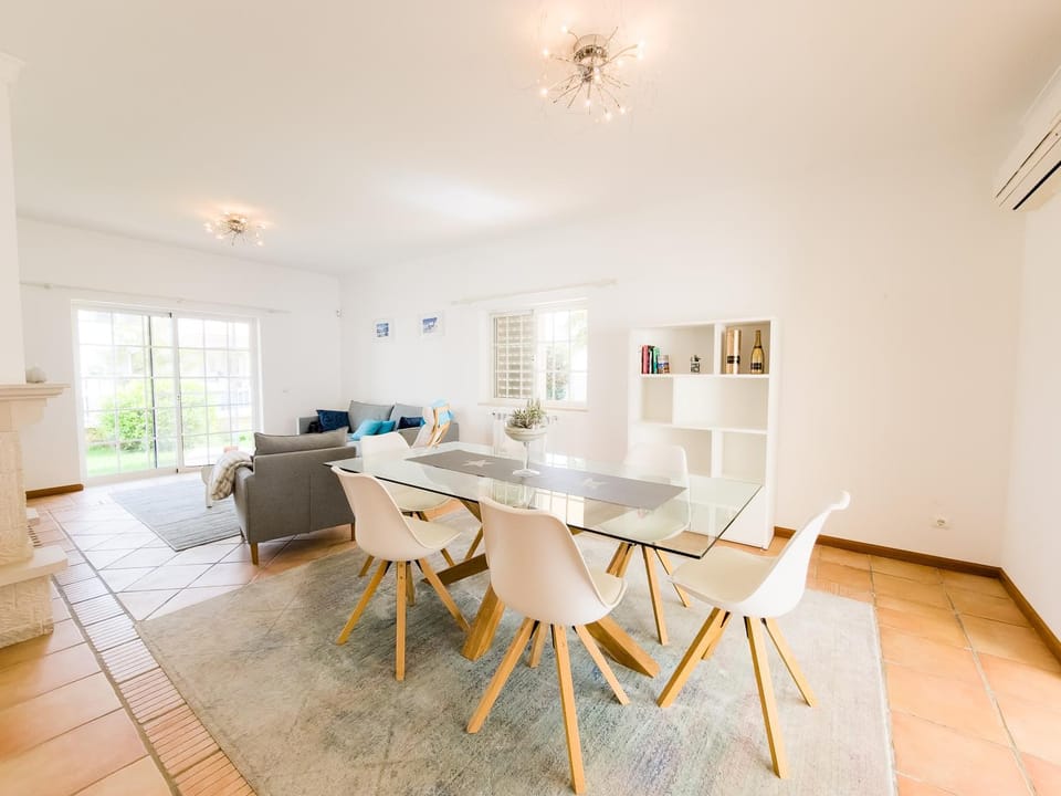 Living room, Dining area, air conditioner