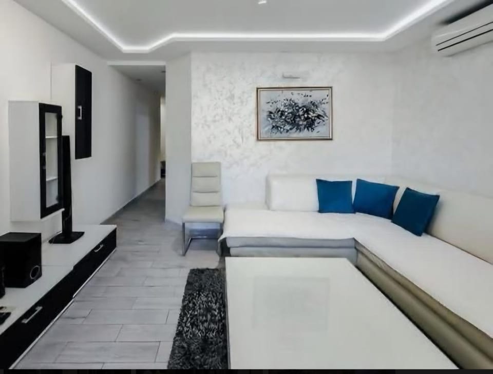 Holiday 1 Apartment in Dobrota