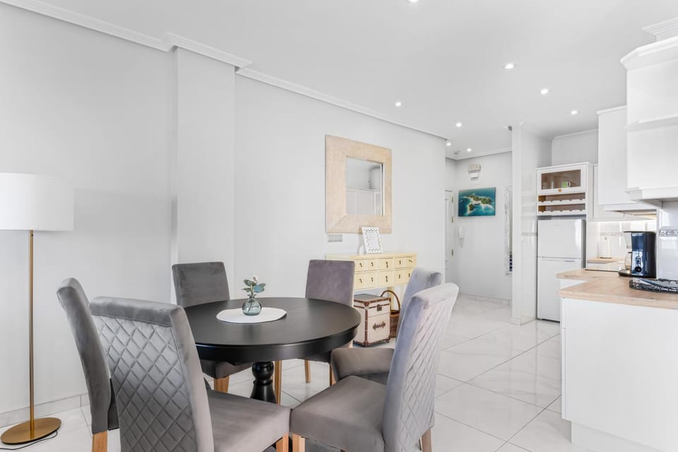 Property building, Kitchen or kitchenette, Living room