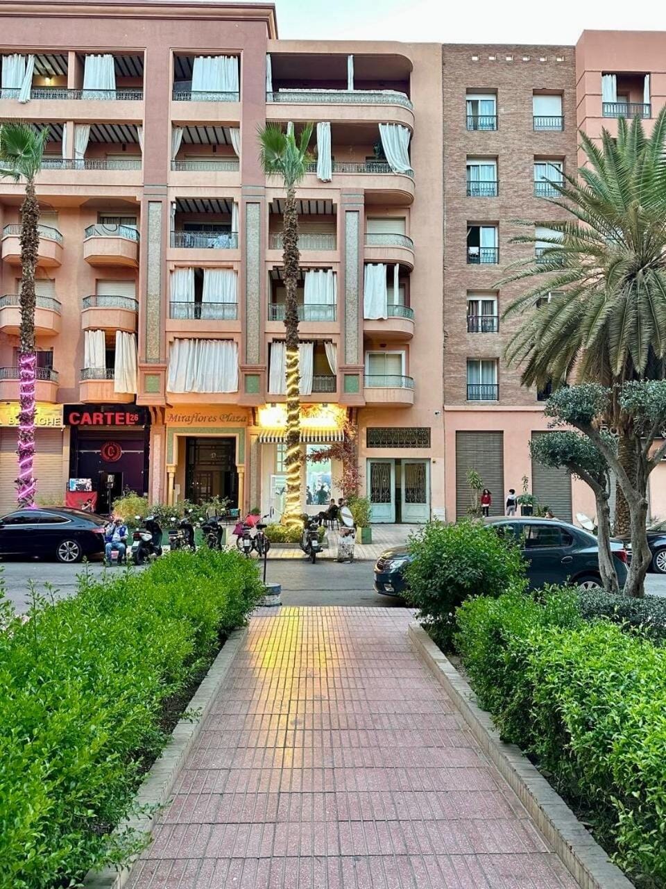 Neighbourhood, Street view