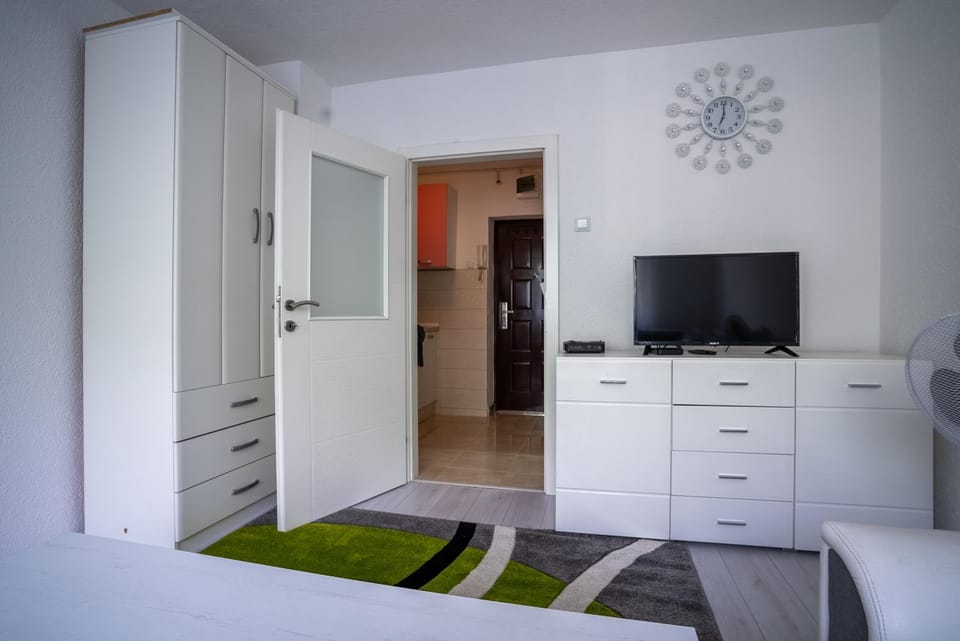 TV and multimedia, wardrobe