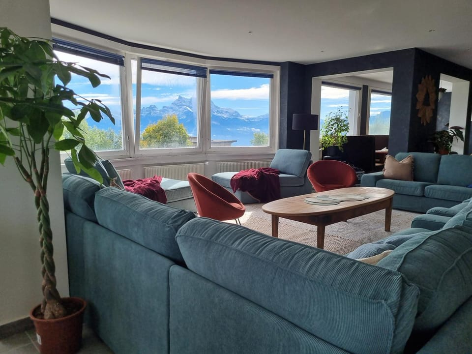 Vermont Hub for Offsites, Retreats & Small Groups Bookings in Alps Bed and Breakfast in Canton of Vaud