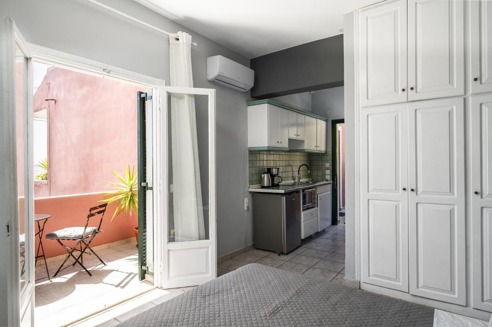 Balcony/Terrace, Kitchen or kitchenette, Bedroom