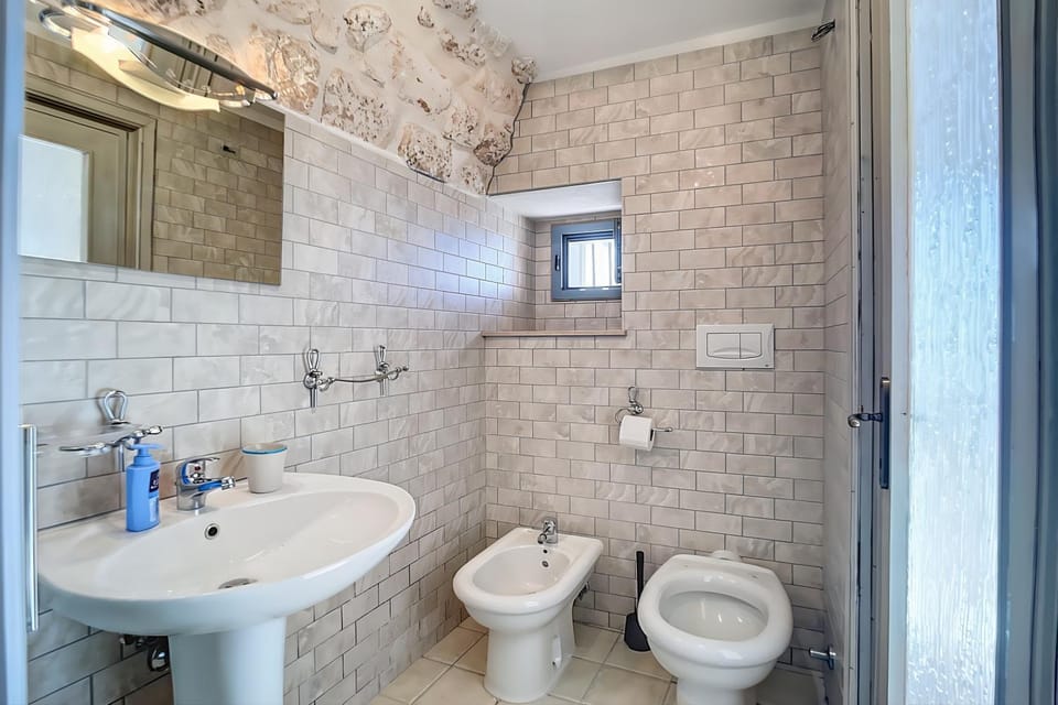 Bathroom, Living room