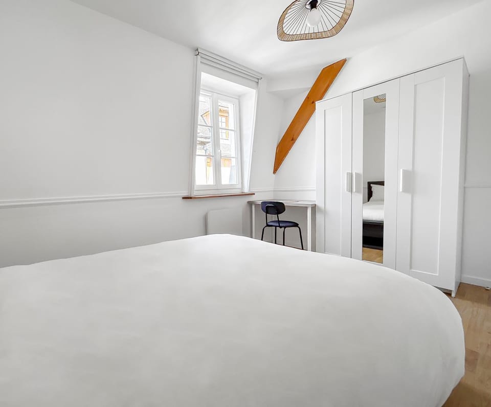 Bed, Bedroom, wardrobe