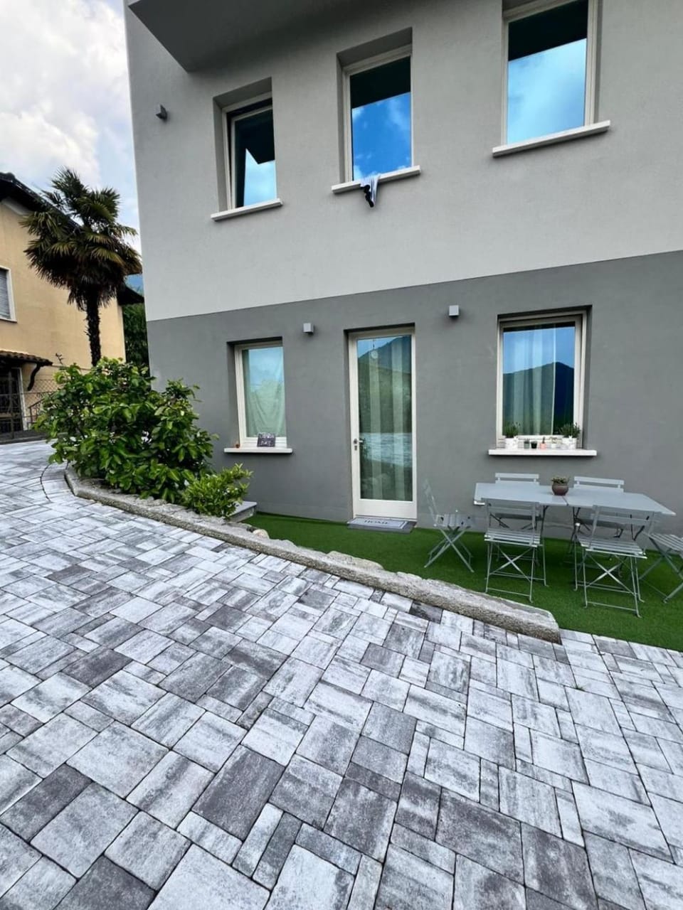 Property building, Patio, Dining area