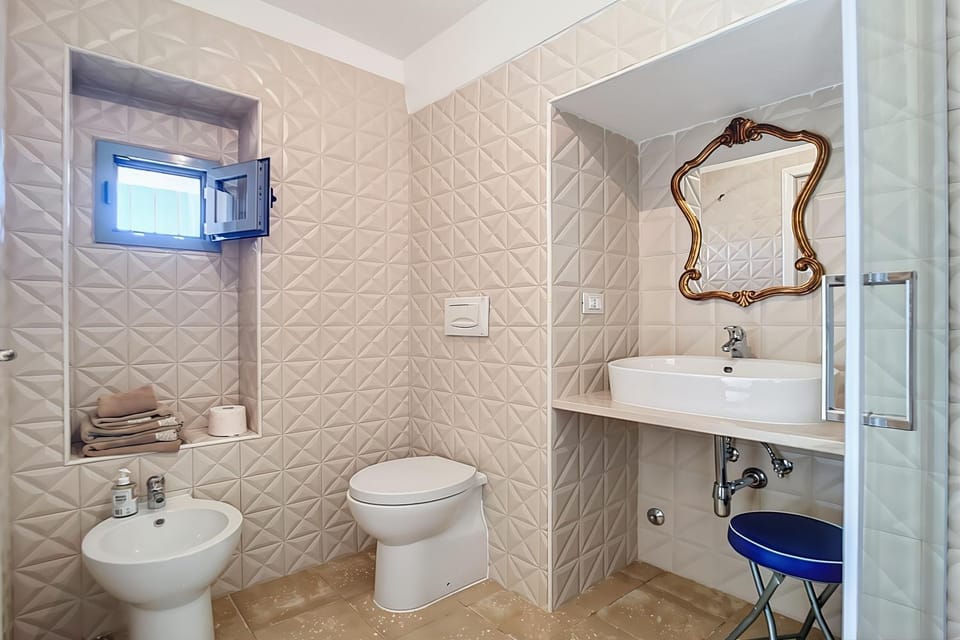 Bathroom, Living room