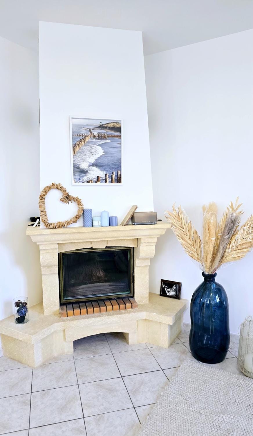 Communal lounge/ TV room, Living room, Seating area, fireplace, fireplace