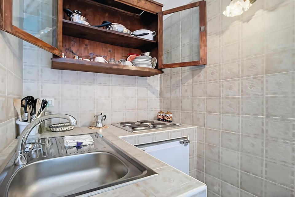 Kitchen or kitchenette, Living room