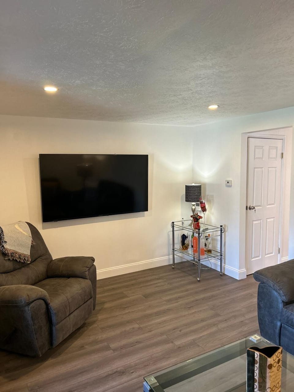 Communal lounge/ TV room, TV and multimedia, Living room, Seating area, Evening entertainment