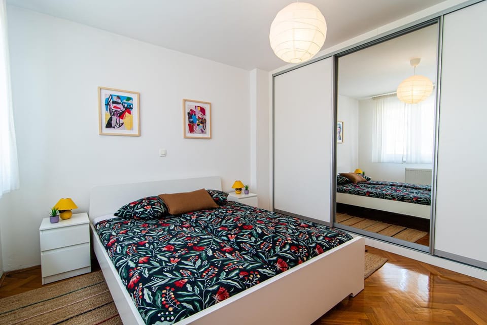 Bed, Photo of the whole room, Decorative detail, Bedroom, heating, internet, wardrobe