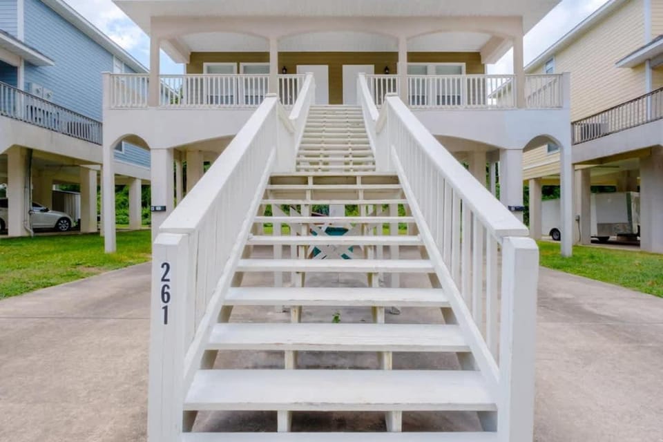 Property building, Day