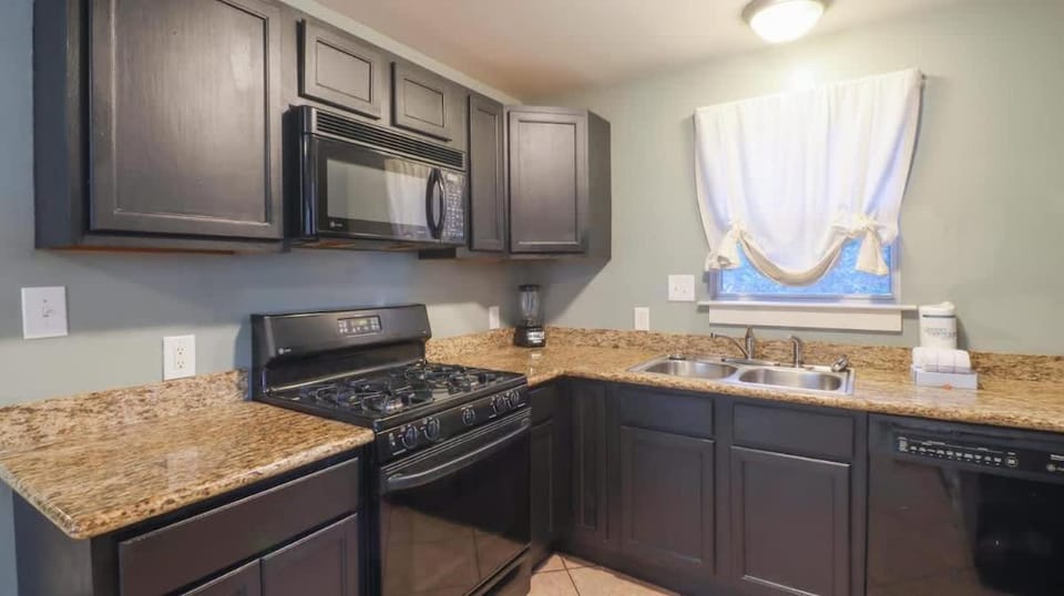 Kitchen or kitchenette, kitchen