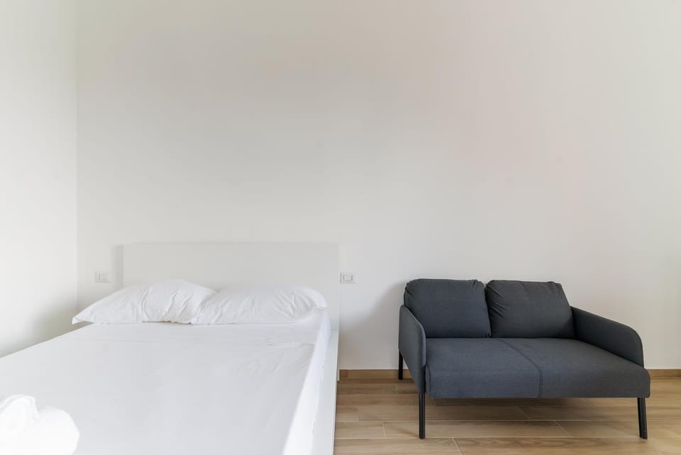 Bed, Living room
