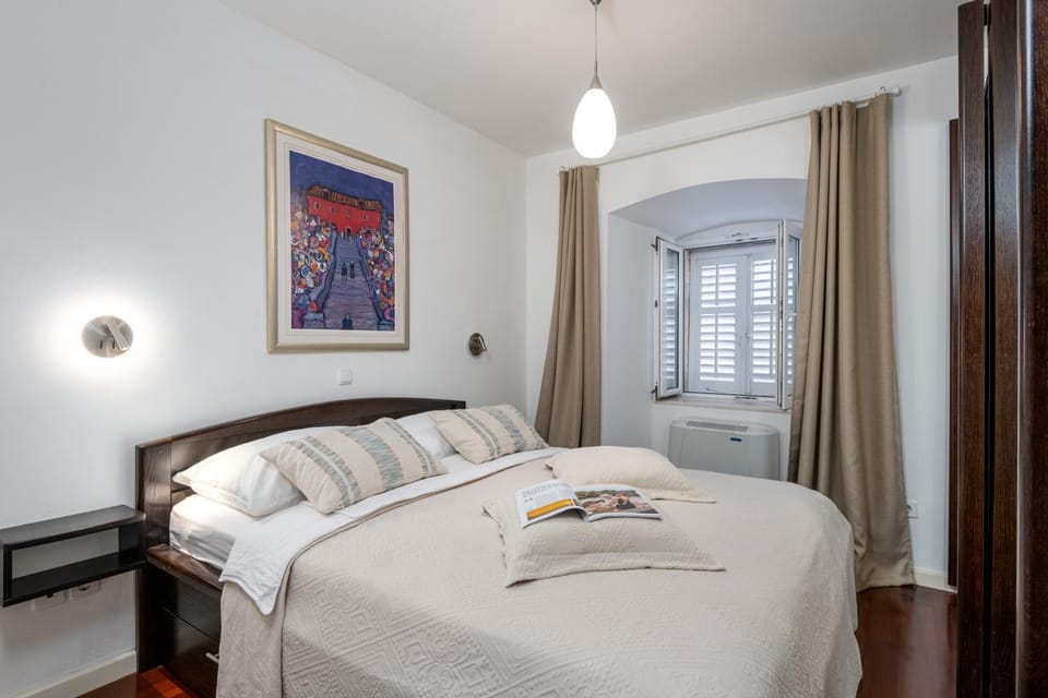 Decorative detail, Bedroom