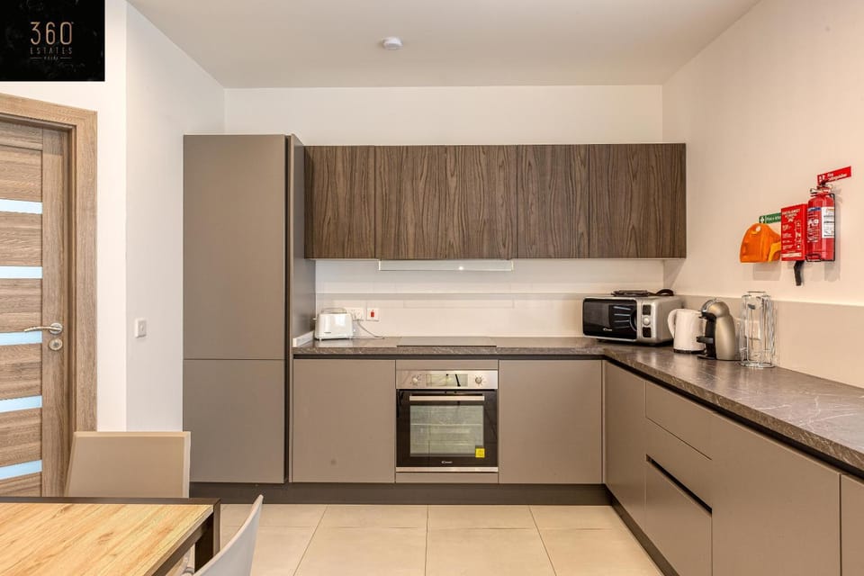 Coffee/tea facilities, Kitchen or kitchenette, dishwasher, minibar, oven, pet friendly, stove, toaster