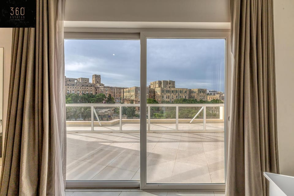Patio, Day, View (from property/room), Balcony/Terrace
