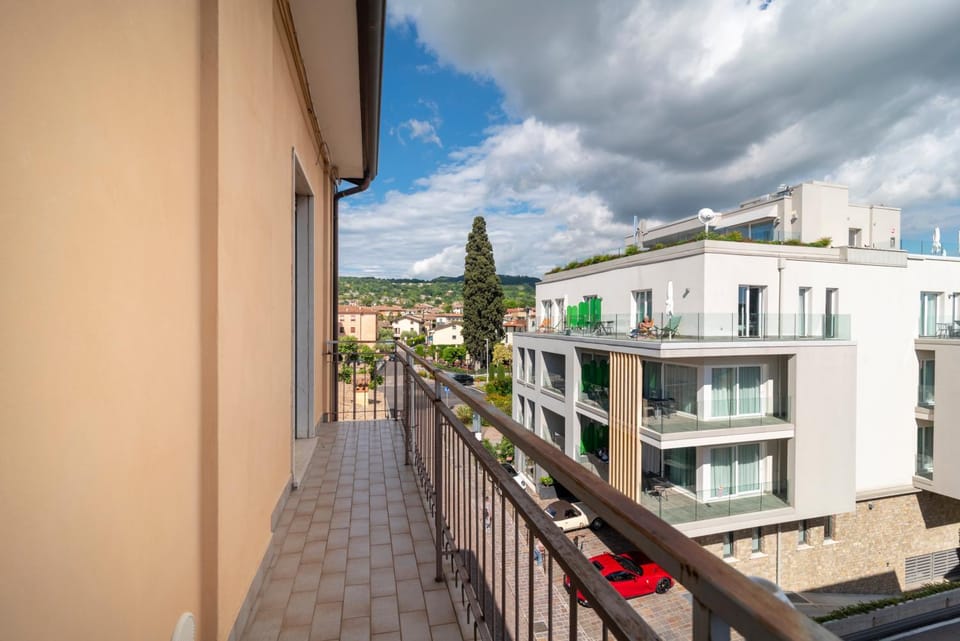 Neighbourhood, View (from property/room), Balcony/Terrace, City view, Street view