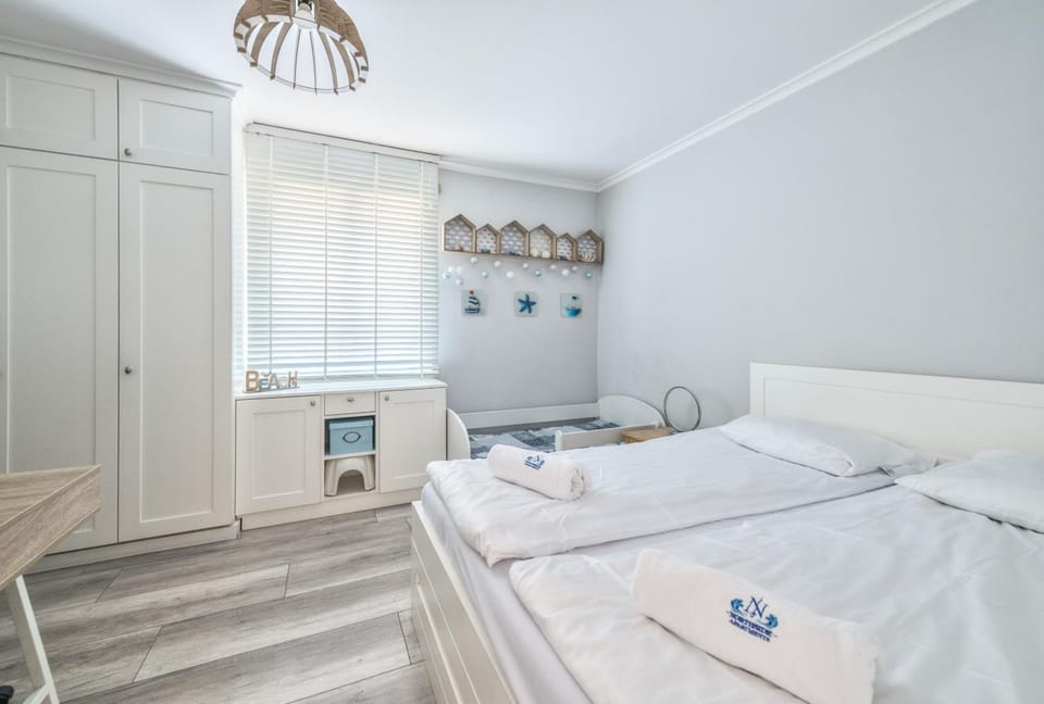 Bed, Photo of the whole room, Bedroom, towels, wardrobe