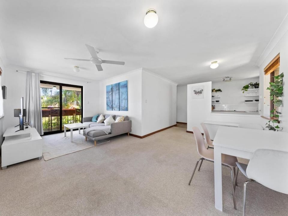 Ocean Oasis Apartment in Perth